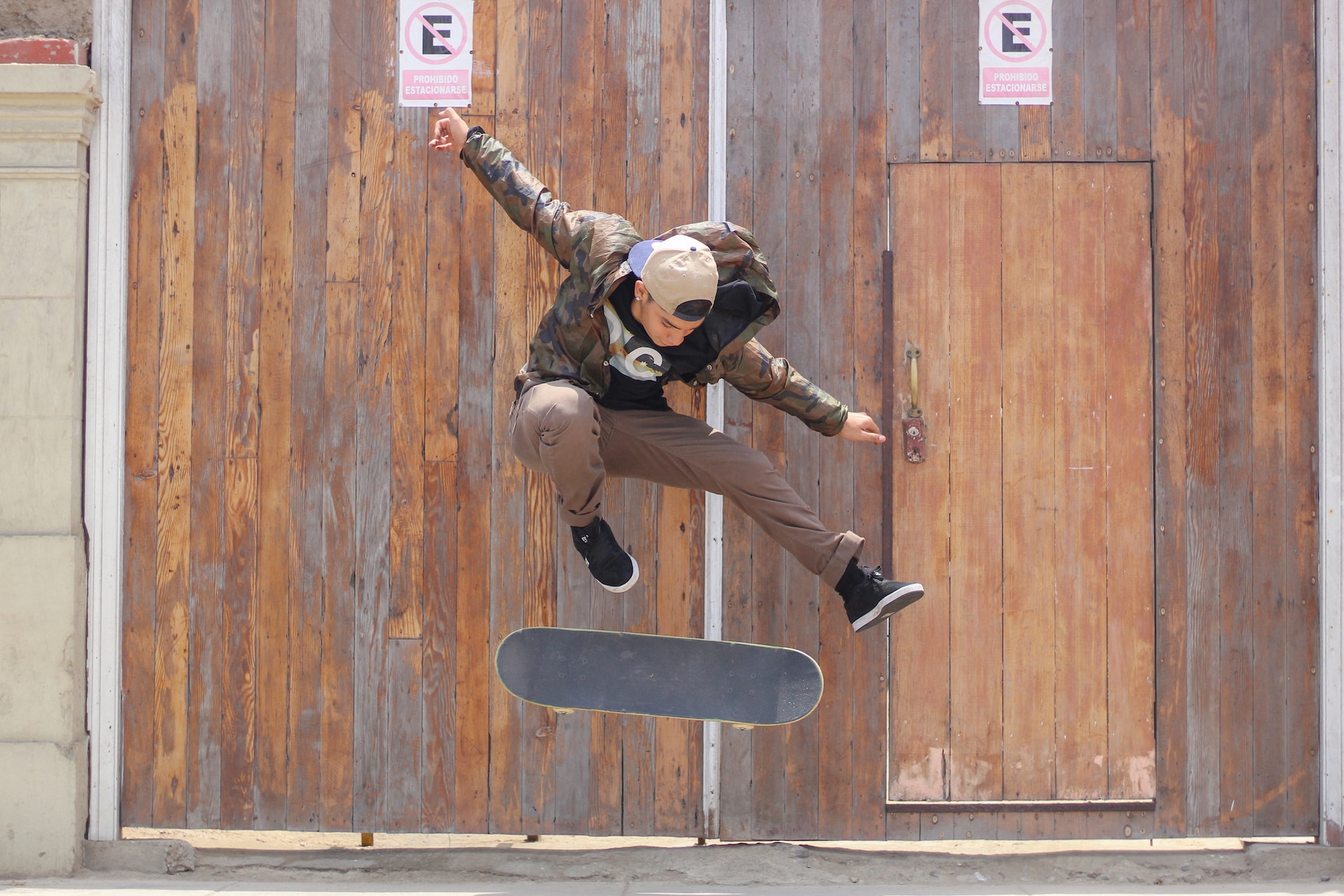 Skateboard Shop -Skateboard Shop jhonatan saavedra perales oeEz7p1jcVo unsplash